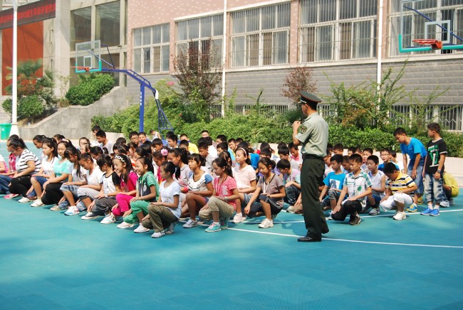 洛陽東外2012初中部新生軍訓