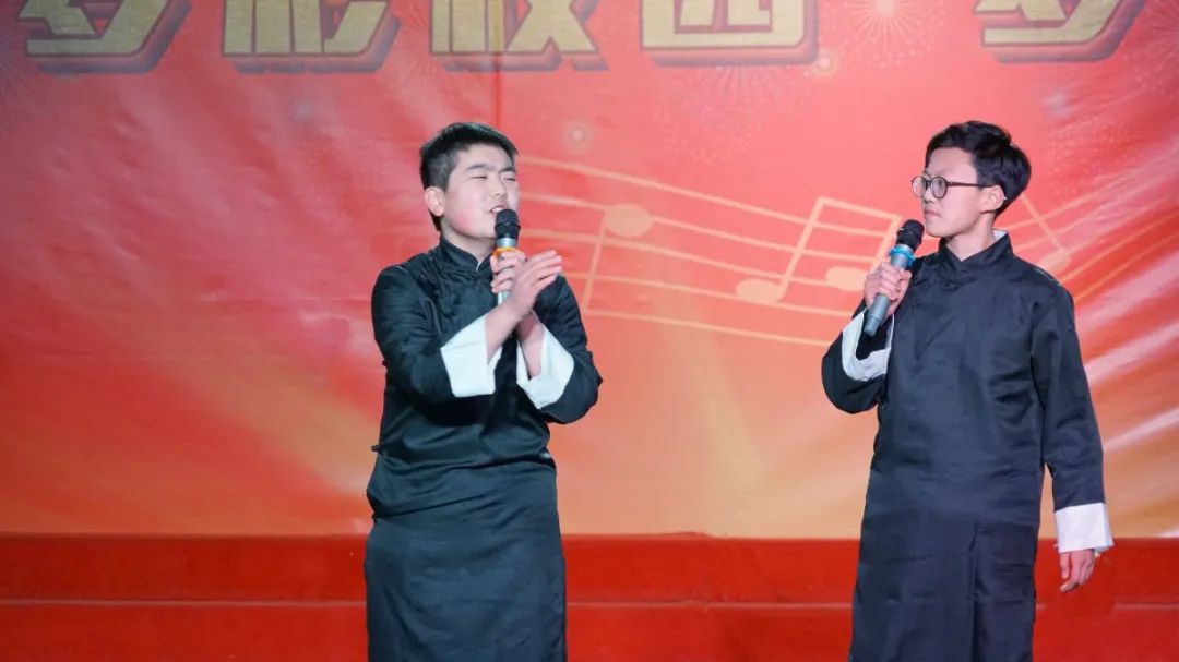 「心有家國(guó)，情系東外 」洛陽(yáng)東外元旦文藝匯演圓滿(mǎn)落幕