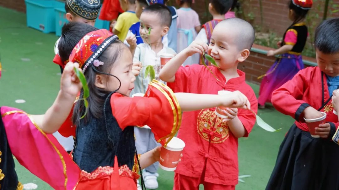 洛陽東方外國語幼兒園獻(xiàn)禮建黨一百年暨六一民族大聯(lián)歡活動(dòng)