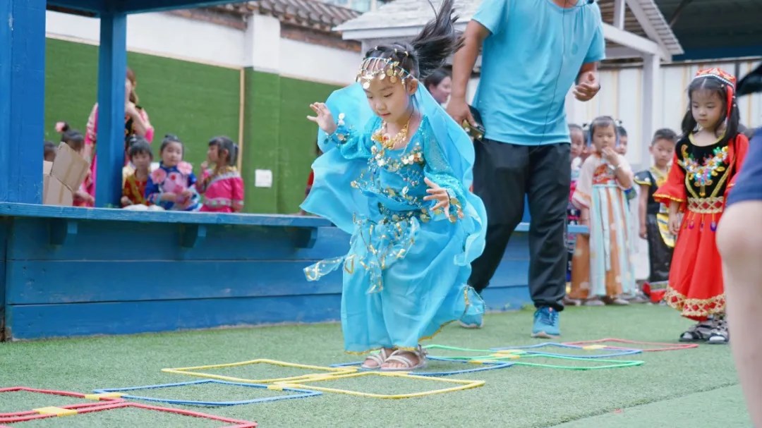 洛陽東方外國語幼兒園獻(xiàn)禮建黨一百年暨六一民族大聯(lián)歡活動(dòng)